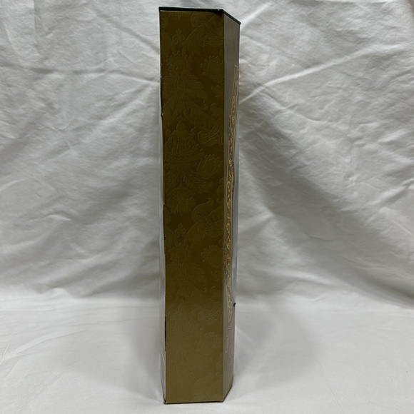 Holiday Elegance Barbie - Picture 9 of 10